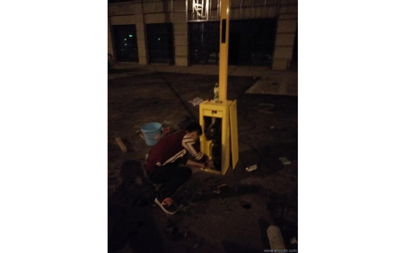 包河區(qū)車(chē)谷社區(qū)道閘安裝
